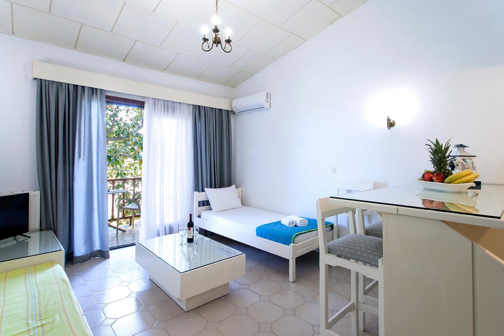 Chrissomalli Sofia Studios Skiathos Town Exterior photo